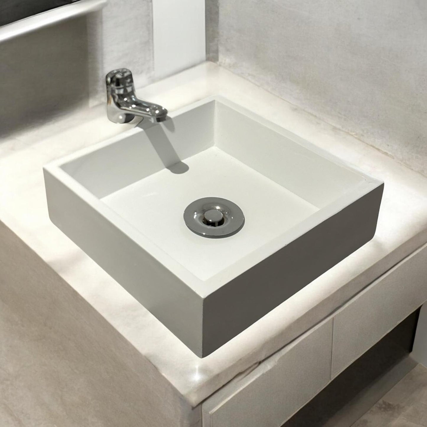 Vasque à poser en béton blanc ,fabriqué artisanalement en France par Gakeal