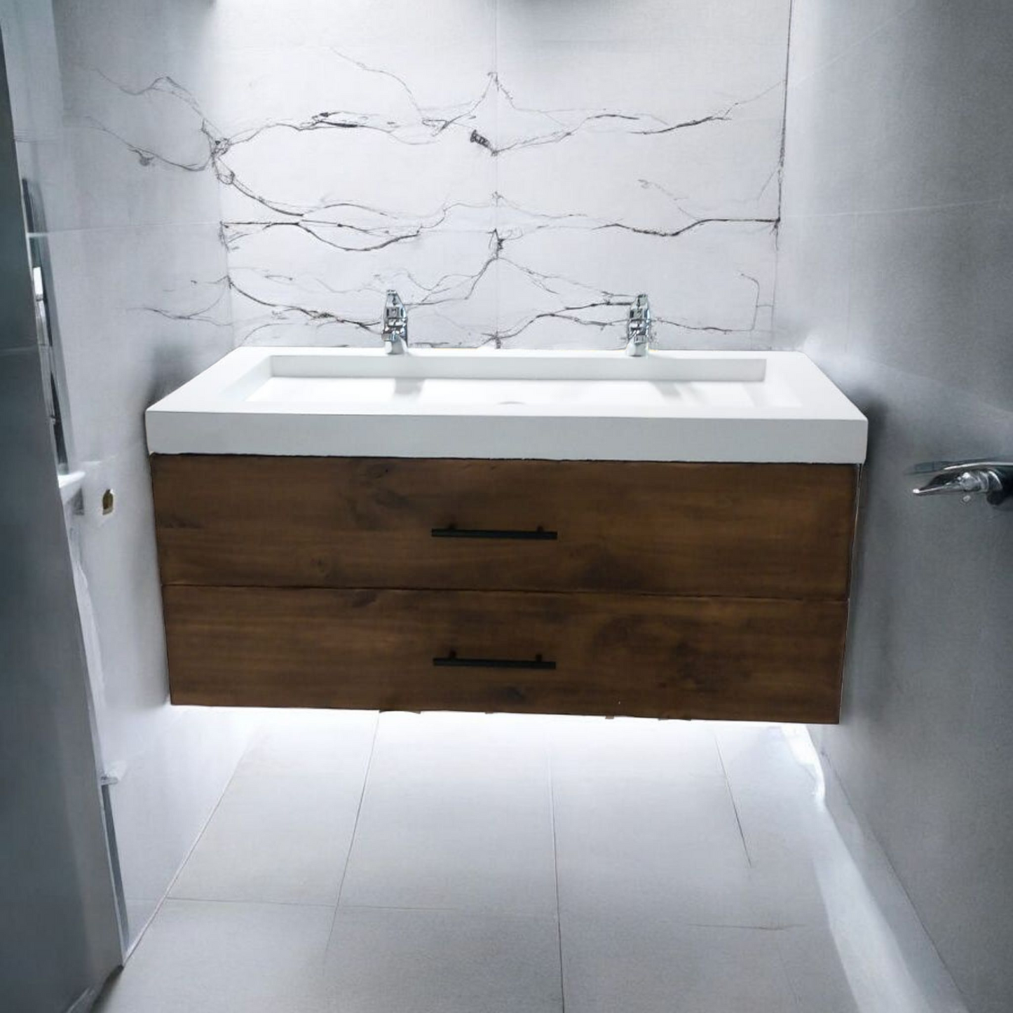 Meuble sous vasque doubles tiroirs couleur noisetier en bois massif ,fait artisanalement en France par Gakeal