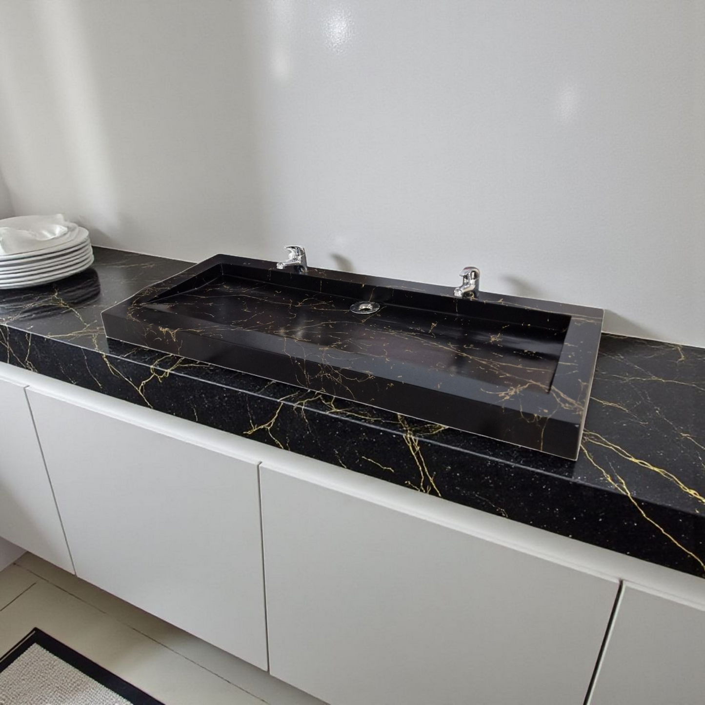 Plan double vasque noir effet marbre doré édition céleste en béton fibré cimenté , fabriqué artisanalement en France par Gakeal