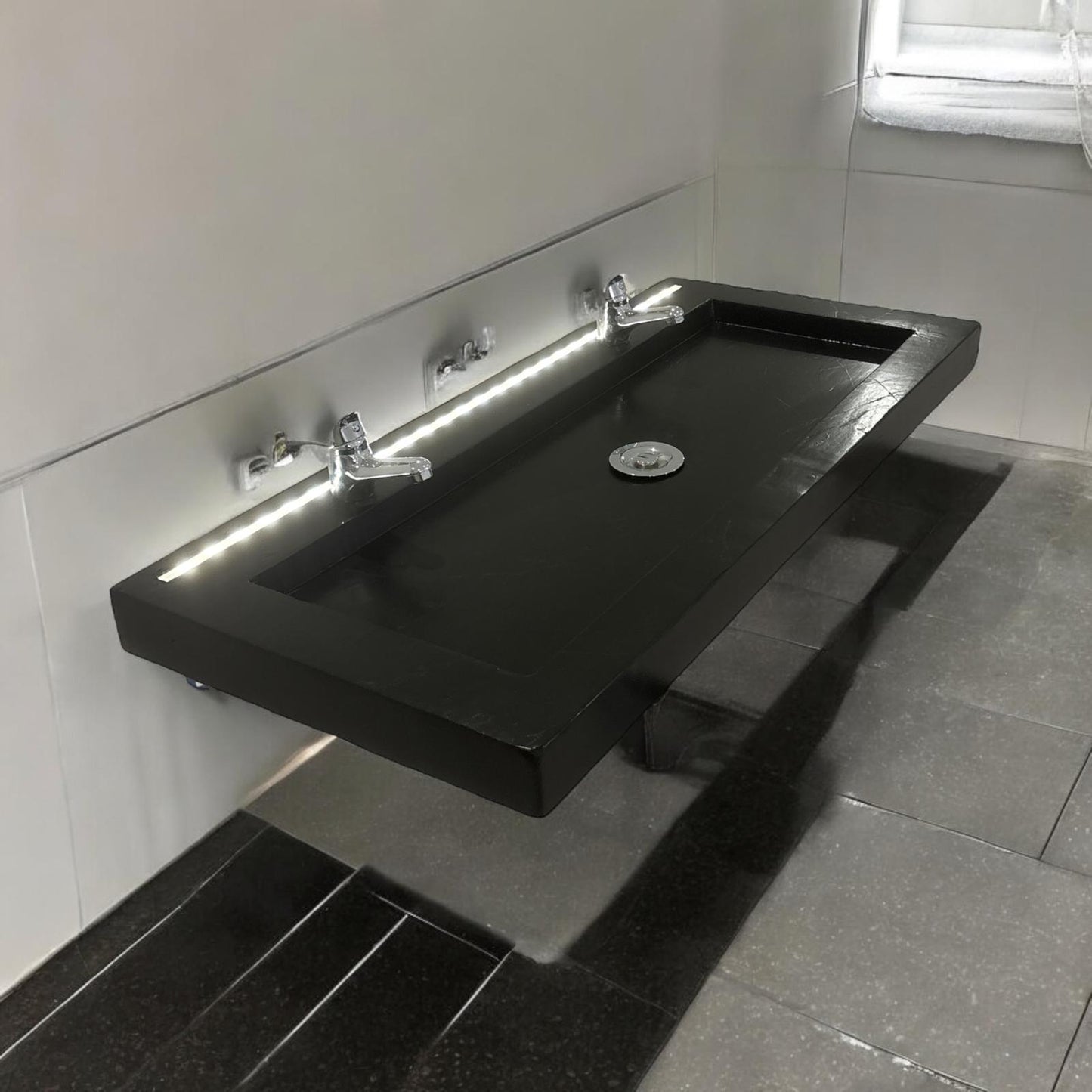 Plan Double Vasque en béton fibré cimenté noir avec LED à capteur double robinetterie, fabriquer artisanalement en France par Gakeal