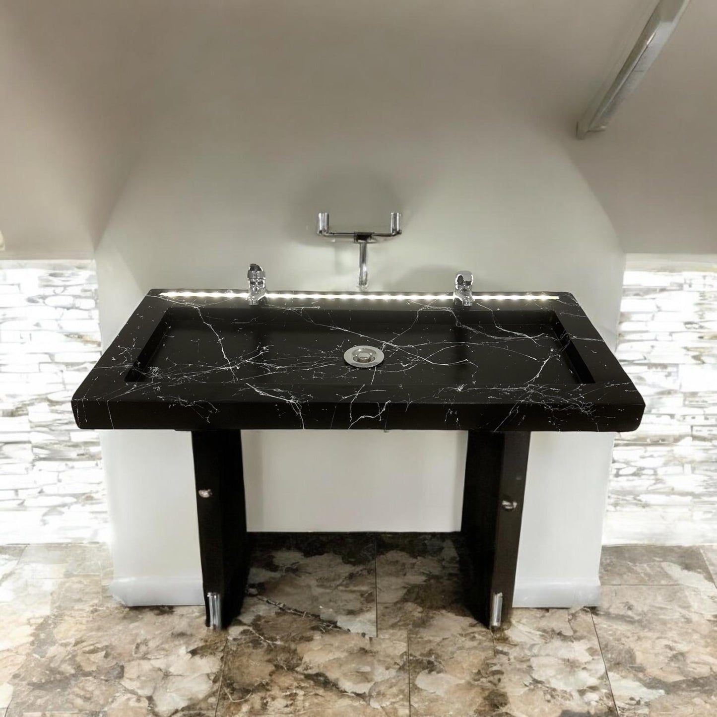 Plan Double Vasque en béton fibré cimenté noir effet marbre avec LED à capteur de mouvement double robinetterie, fabriquer artisanalement en France par Gakeal