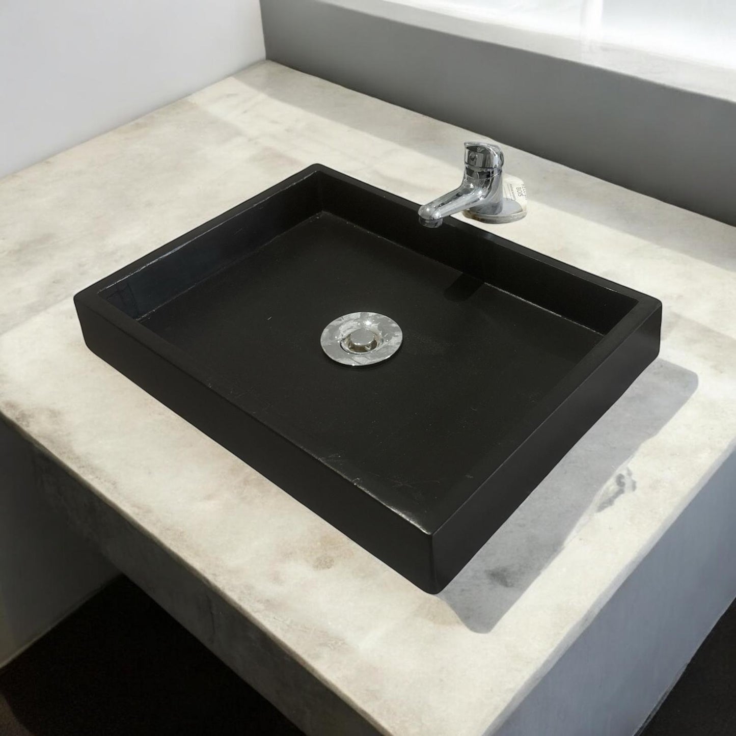 Vasque à poser rectangle en béton noir 47x35x7 ,fabriqué artisanalement en France par Gakeal